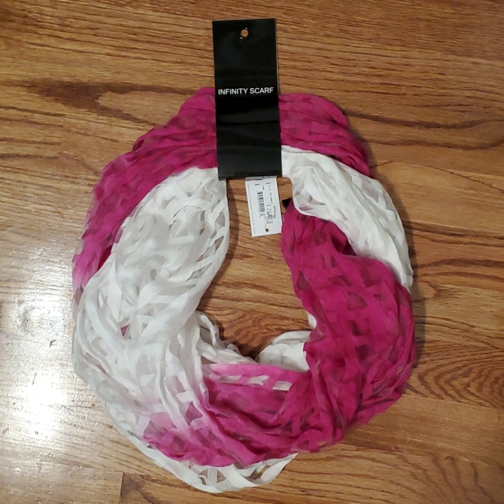 🆕️ Ombre Infinity Scarf (NEVER WORN)